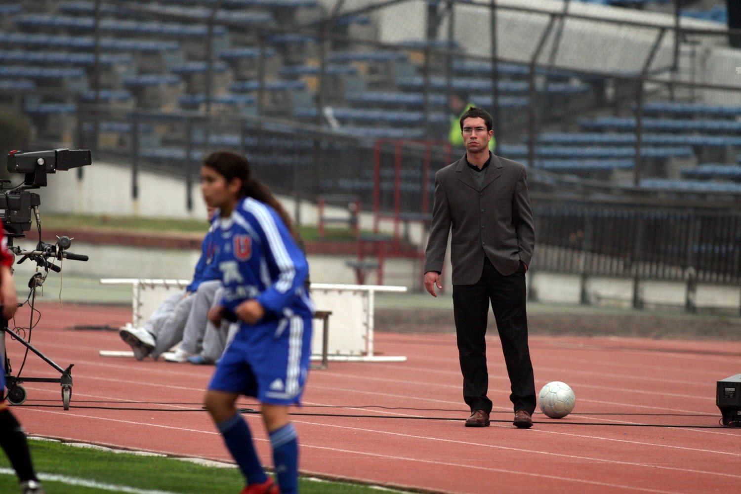 Conversación técnica en cancha